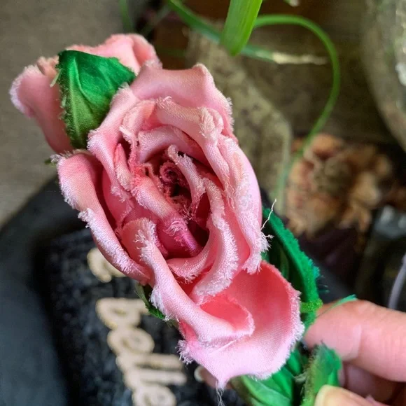 SOLD⛔️AUTHENTIC  DOLCE & GABBANA MILLENIALS " L'Amore E'Bellezza" FLORAL - Picture 9 of 16